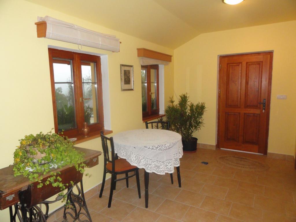 Apartment U Videmanu Poniklá Exterior foto